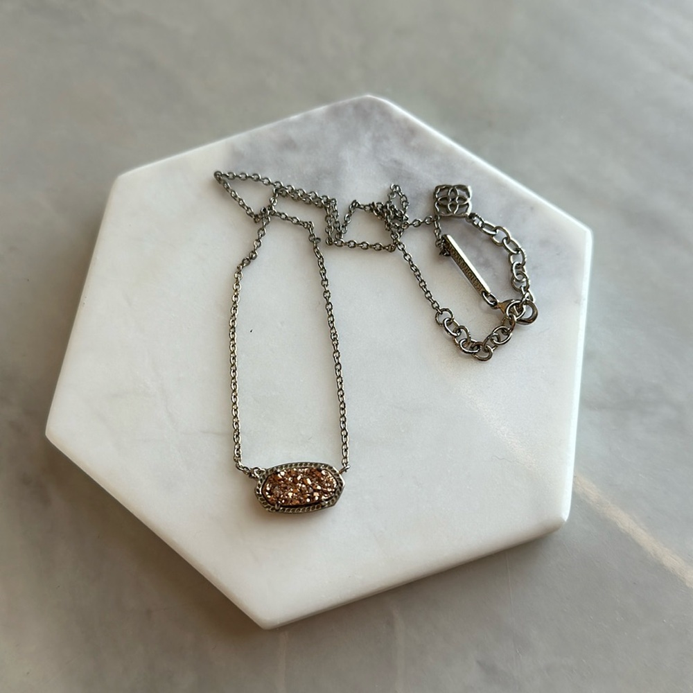 Kendra Scott necklace